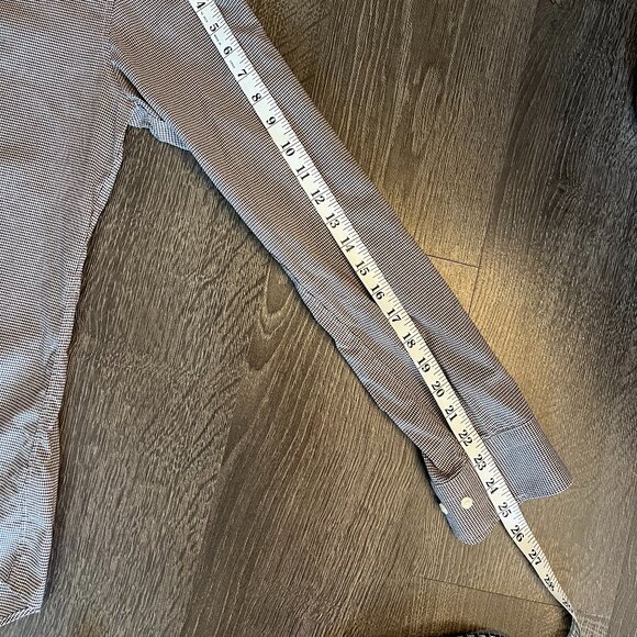 Uniqlo Brown and White Check Shirt - Picture 5 of 5